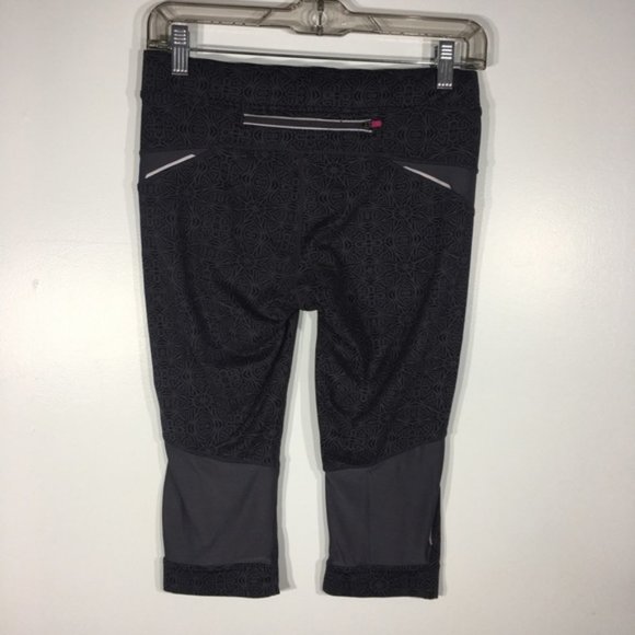 Athleta Gray Black Print Capri (Cropped) Size Small #237 - Picture 4 of 5